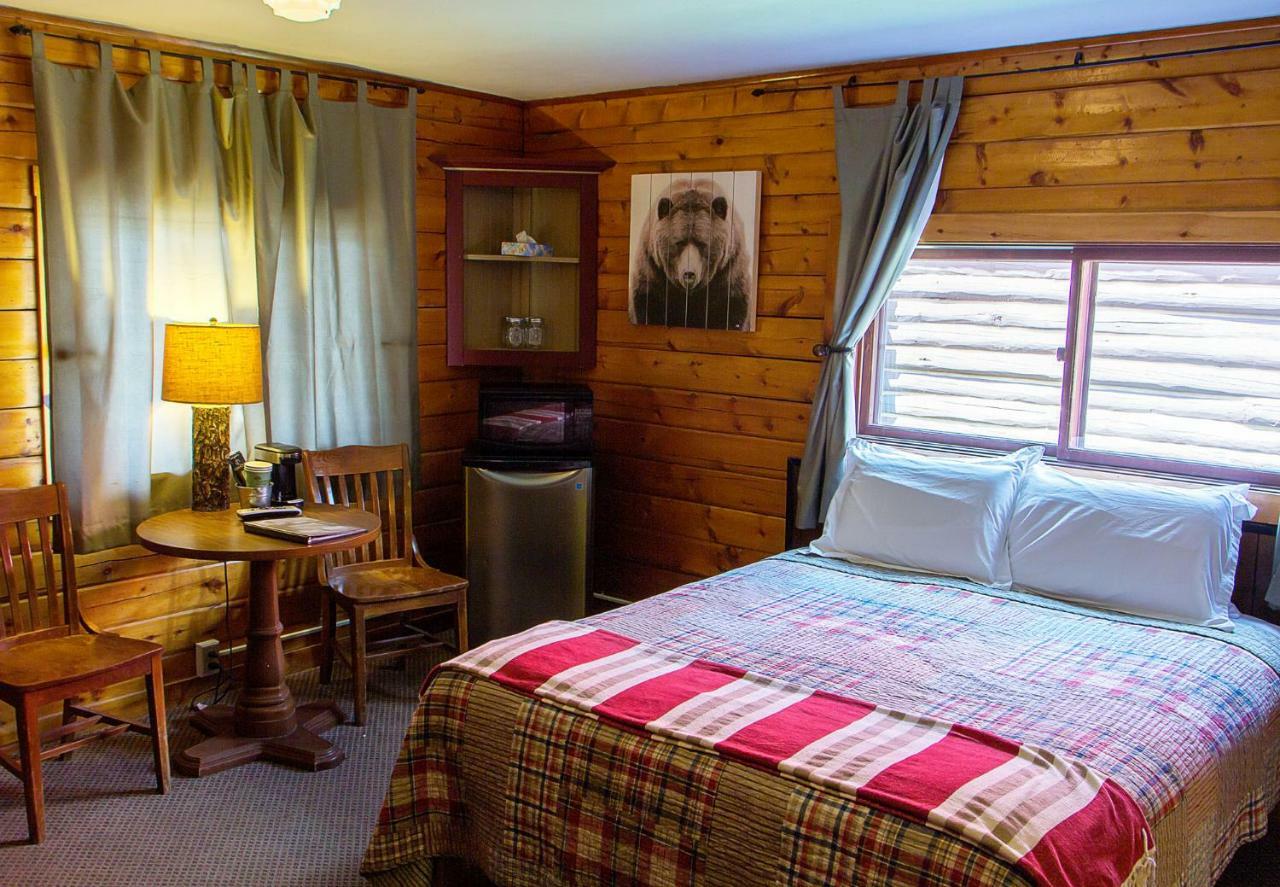 High Country Motel And Cabins Cooke City Exterior foto