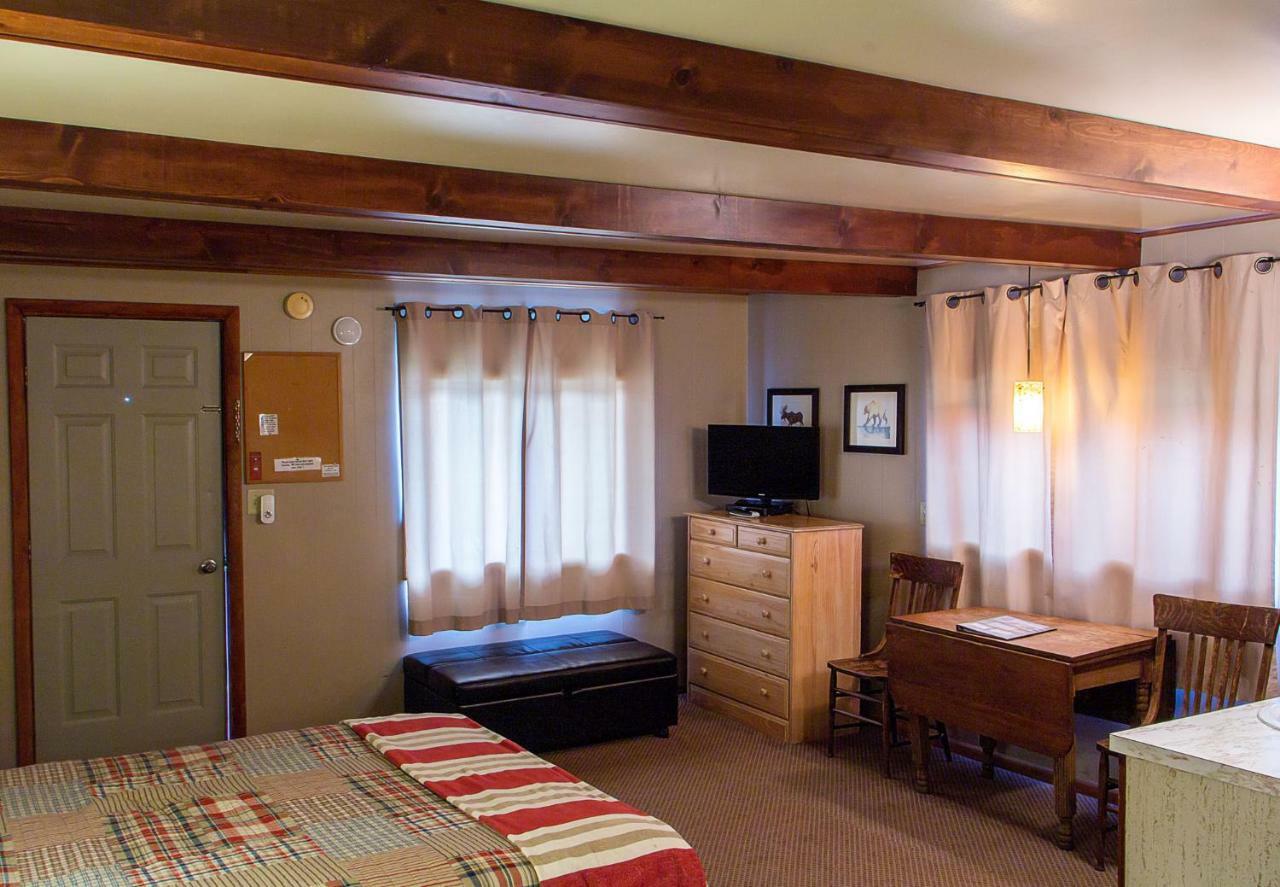 High Country Motel And Cabins Cooke City Exterior foto